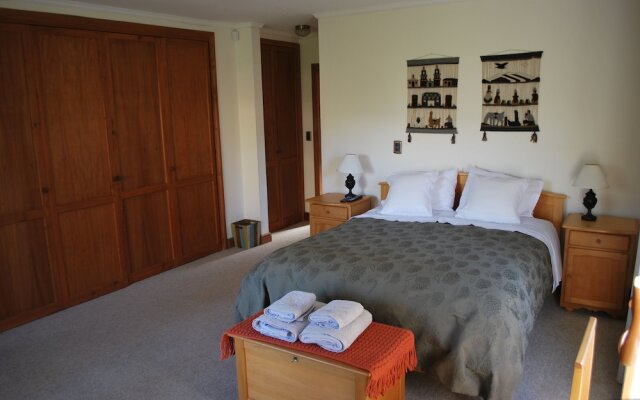 Frontera Pucon Hostel B&B