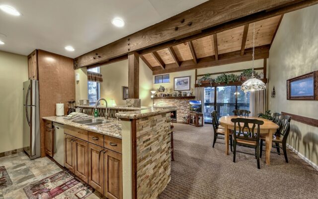 Newly Remodeled 2 Bedroom Townhome With Loft Townhouse by RedAwning