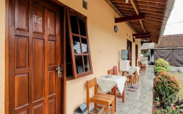 Penginapan Roro Mendut by ZUZU – Restaurant – Mungkid