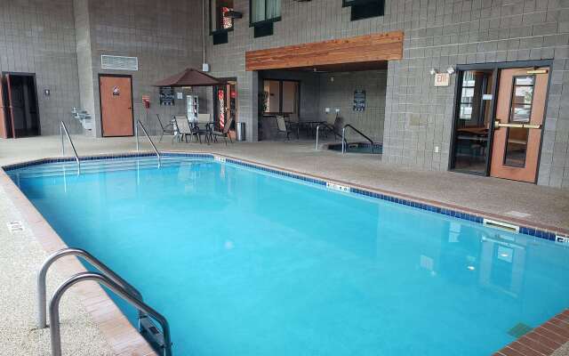 Coon Rapids North Metro Hotel to Norwood Inn & Suites