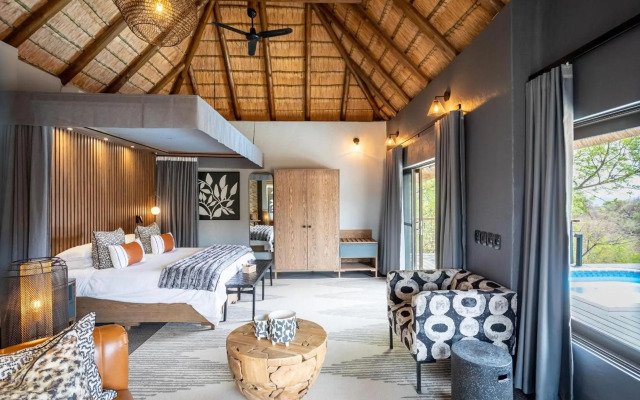 Tuningi Safari Lodge