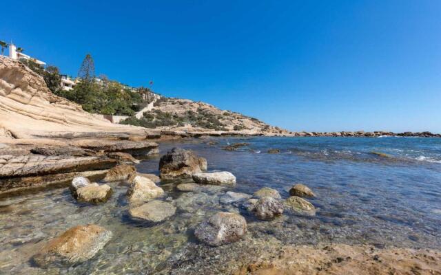 1 Bedroom Apartment With Gallery Balcony Free Netflix, air Conditioning