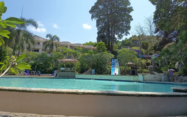 Hawaii Family Suite Resort & Spa
