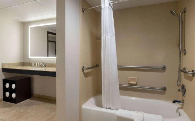 Comfort Suites Lake George