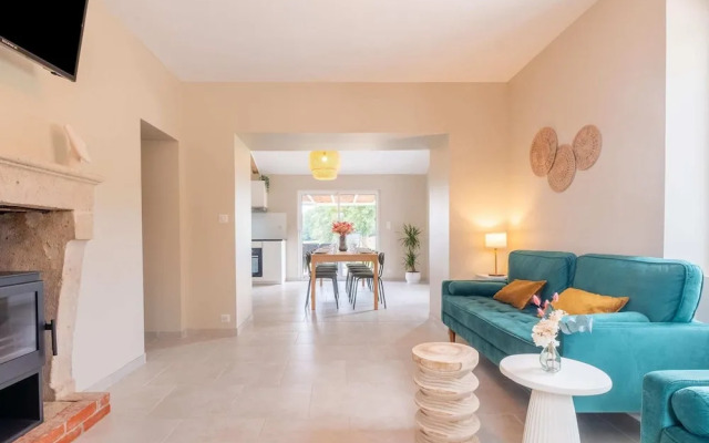 Charming Holiday Home With Private Pool