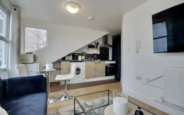 Top Floor Apartment in South Parade Pier