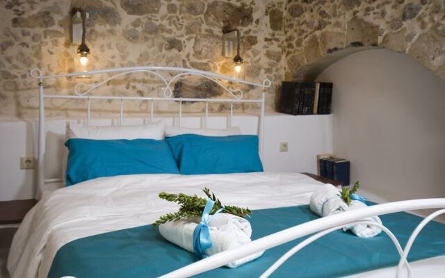 Trigono Holiday House