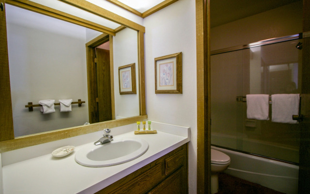 Snowcreek II #308 Condo