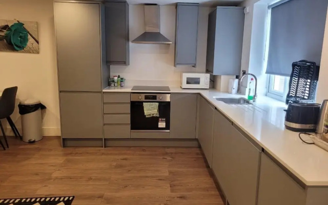 Batterseaflat/sleeps6/refurbished/tv