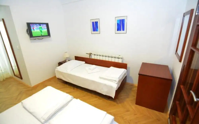 Balabusic One Bedroom Apartment No.2