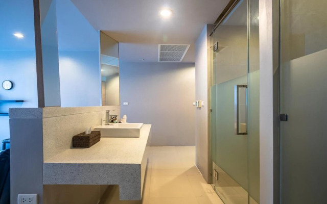 Spacious Studio in Karon With Direct Pool Access