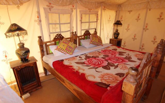 Sheesh Mahal Desert Camp