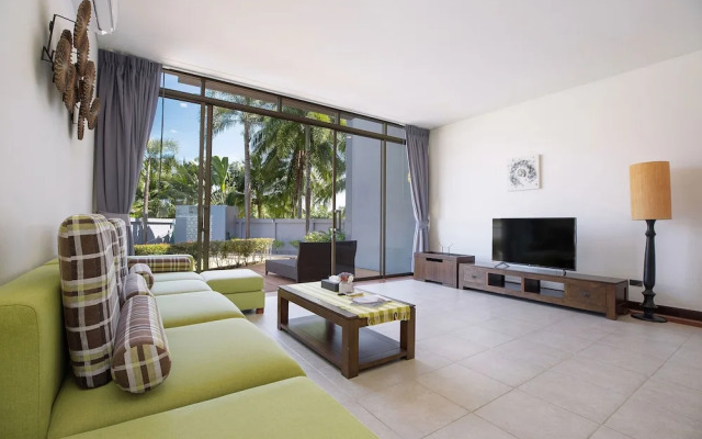 Stylish 3BR Pool Access Villa Argent 9