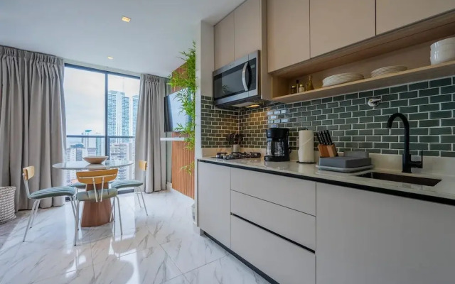 w Majestic 1BR w Beautiful View in Calle 50