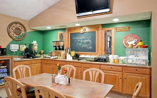 Red Lion Inn & Suites Grimes