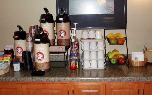 AmericInn by Wyndham Manitowoc