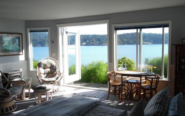 Beach House Salt Spring