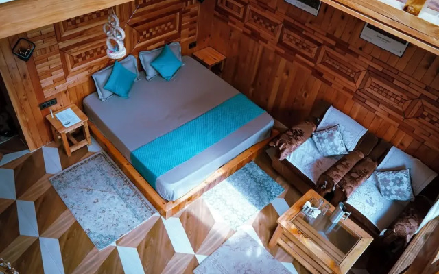 WOW Treehouse & Cottages