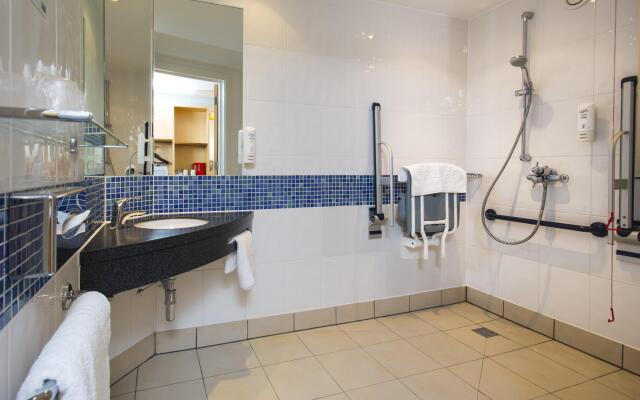 Holiday Inn Express London-Epsom Downs by IHG