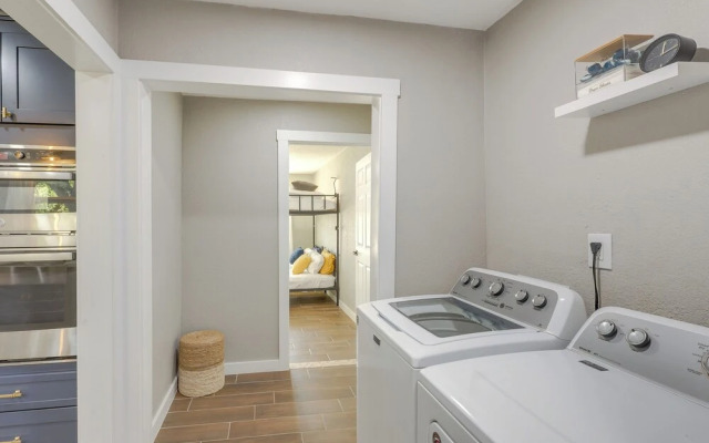 Temple Family Home: 4 Mi to Dtwn!