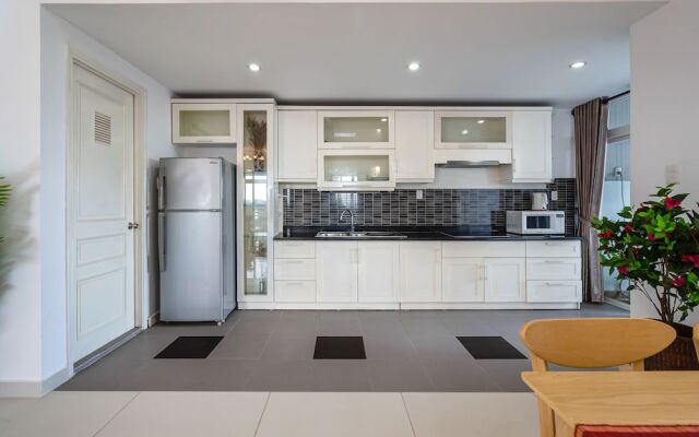 HoLo Alex House Saigon - Serviced HomeStay