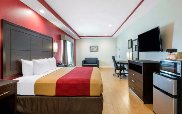 Econo Lodge Inn & Suites Houston Willowbrook