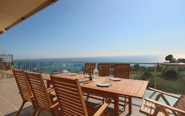 New 2019 Incredible 180m2 Exclusive Penthouse With Sea Views