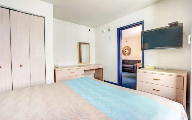 Motel 6 Red Deer, AB
