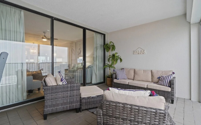 Pelican Pointe #1003