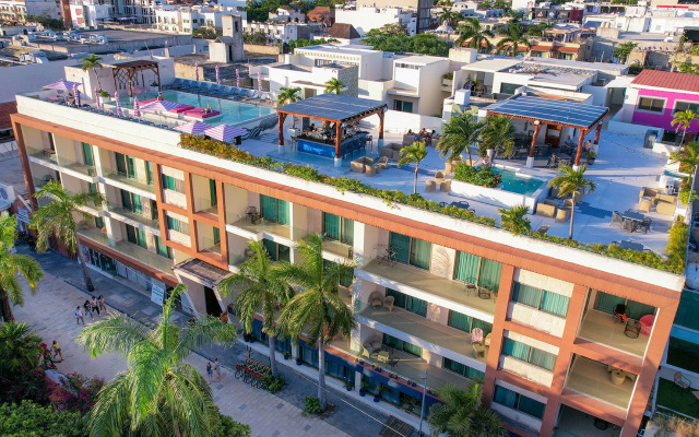The Palm at Playa