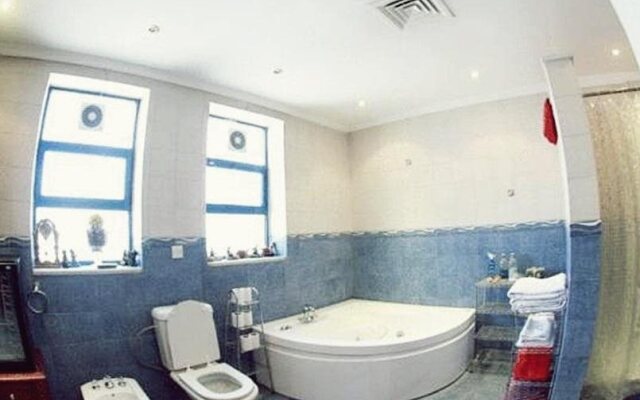 Acacia Hotel & Suites