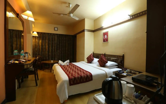 Hotel Rajmahal