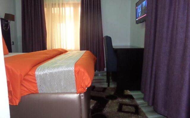 White Court View Hotel