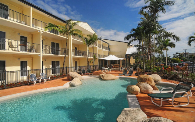 Cairns Queenslander Hotel & Apartments