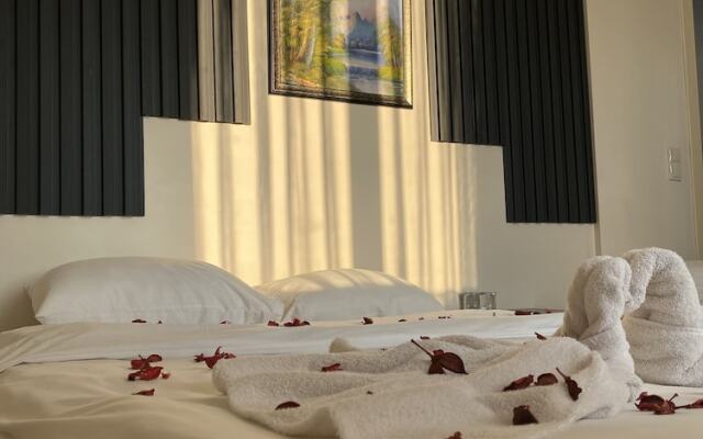 Old City Hotel  28 Room