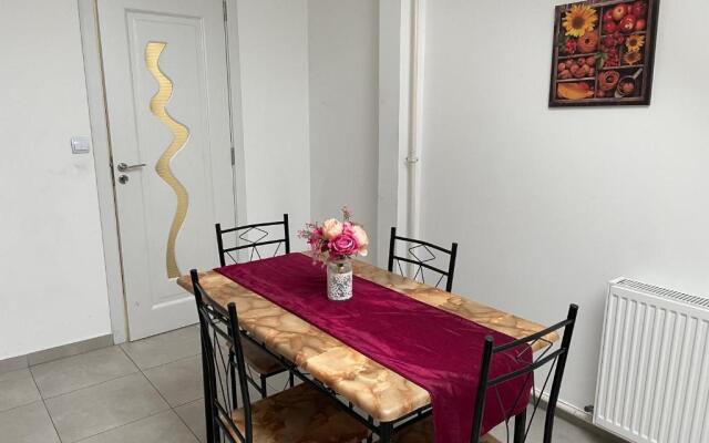 Apartament cu 2 camere, spatios si confortabil.