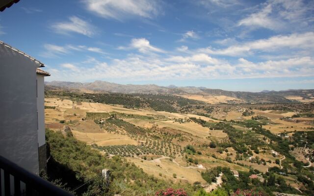 Awesome views & location in town