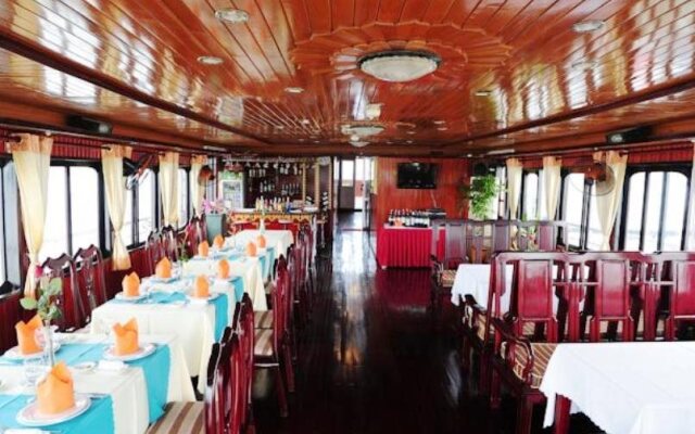 Seawind Charter Cruise Halong