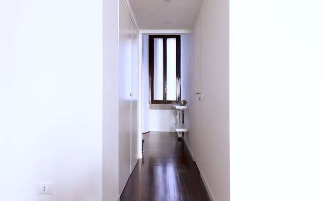 3705 Milan Modern Stay by Barbarhouse