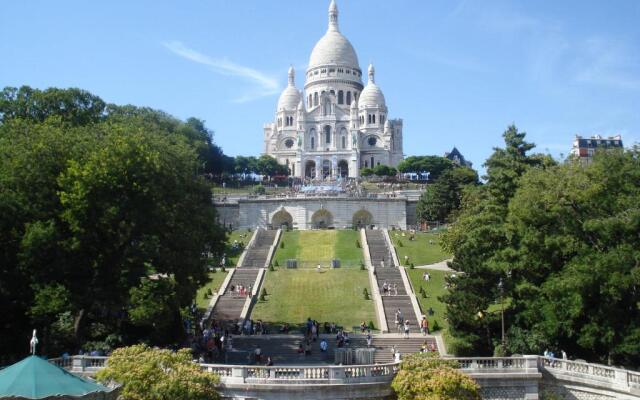 Abbesses Montmartre Apartment