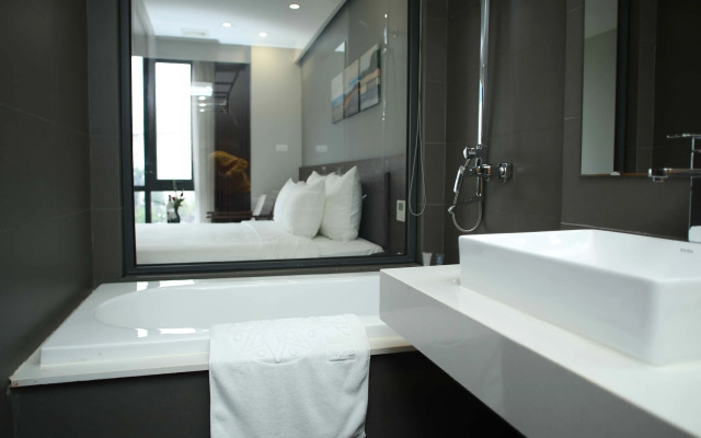 Reyna Hotel Hanoi