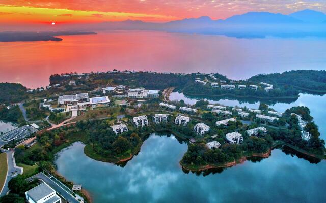 Lushan West Sea Resort, Curio Collection by Hilton