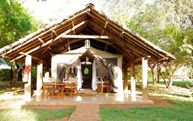 Voyager Ziwani Tented Camp