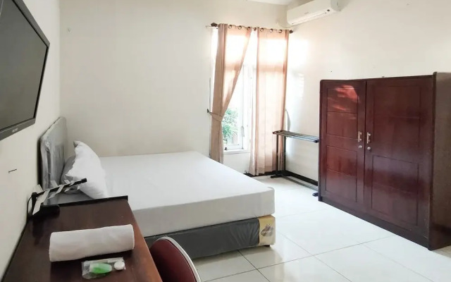 Hasana Guest House Syariah near Royal Plaza RedPartner