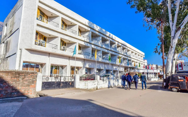 OYO 76836 Hotel Meridian