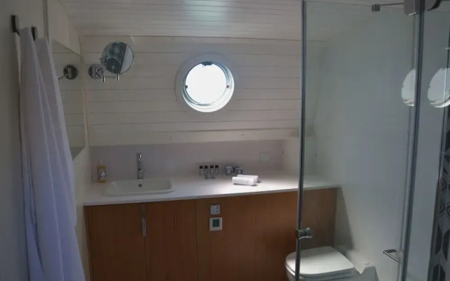 Tagus Marina - Houseboat