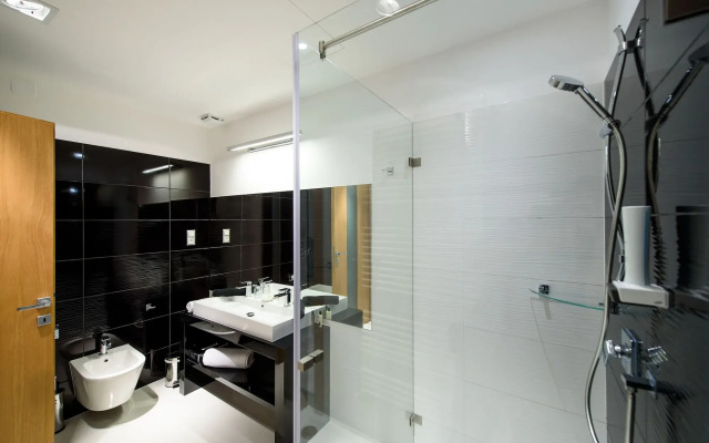 Karoly Corner Residences