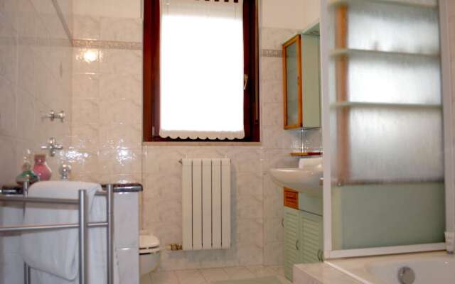 Metropolitan Expo Flat 2