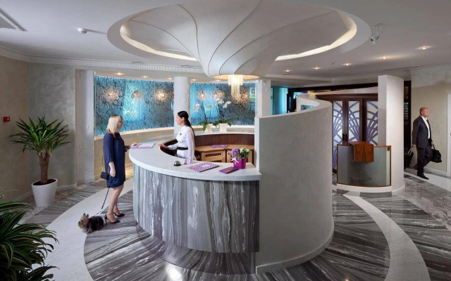 Iris Art Hotel