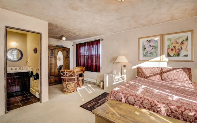 El Otro Mundo - Five Bedroom Home with Hot Tub